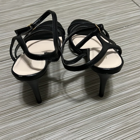 Black and cream sandals- new, Brand- LE Chateau - Picture 3 of 4